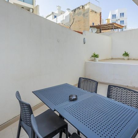 Superb 3Br Apt Close To Seafront Gzira Camera foto