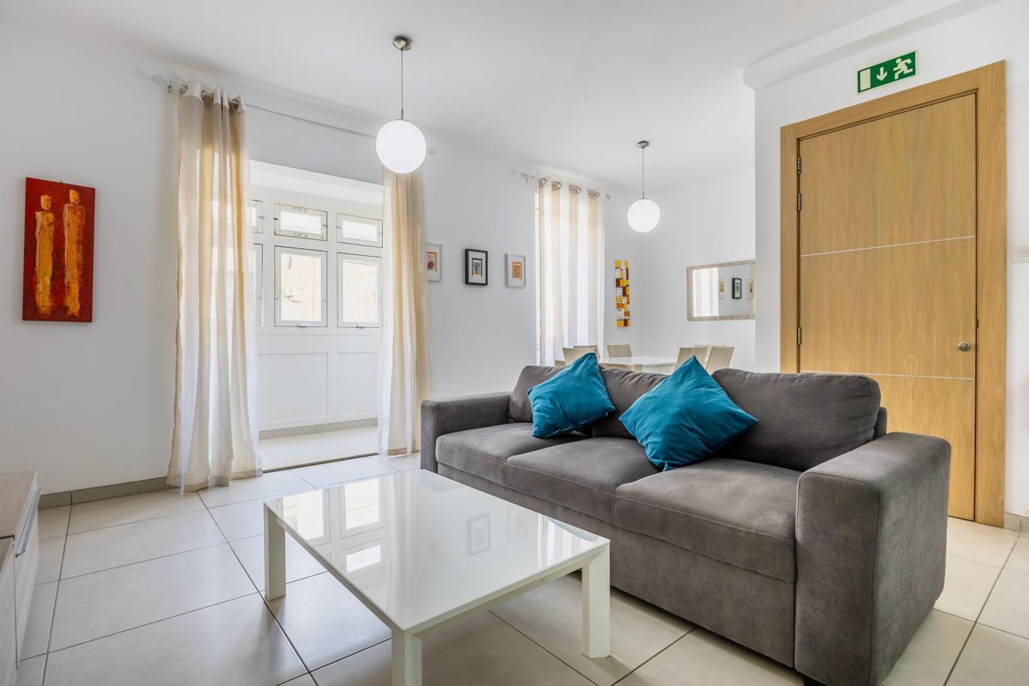 Superb 3Br Apt Close To Seafront Gzira Camera foto