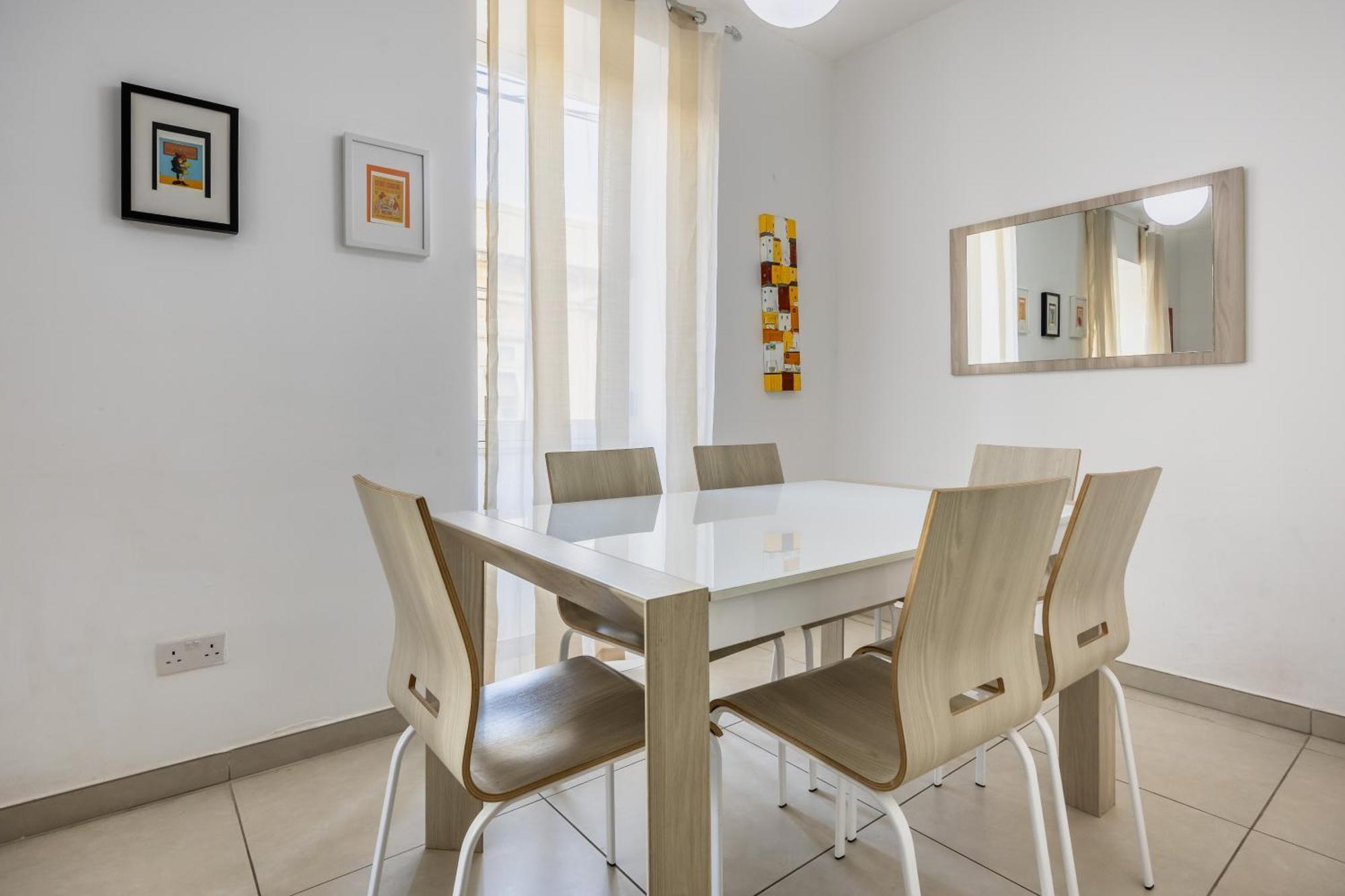 Superb 3Br Apt Close To Seafront Gzira Camera foto