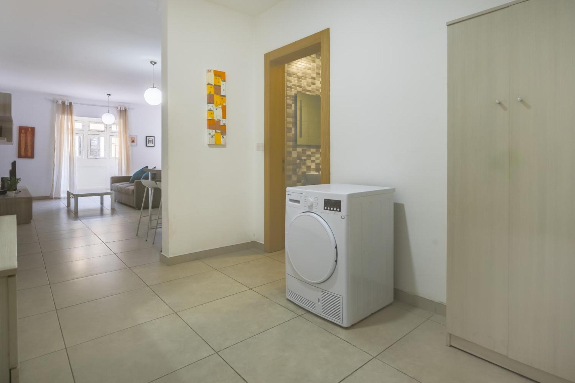 Superb 3Br Apt Close To Seafront Gzira Camera foto