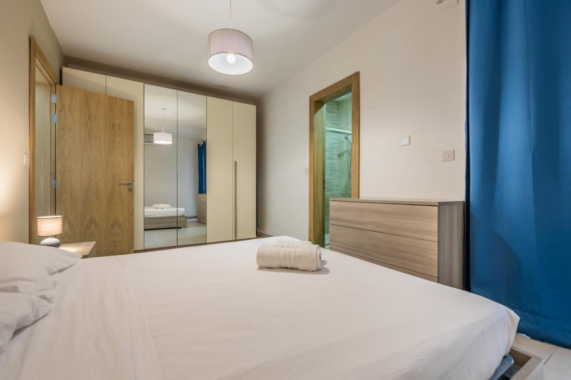 Superb 3Br Apt Close To Seafront Gzira Camera foto