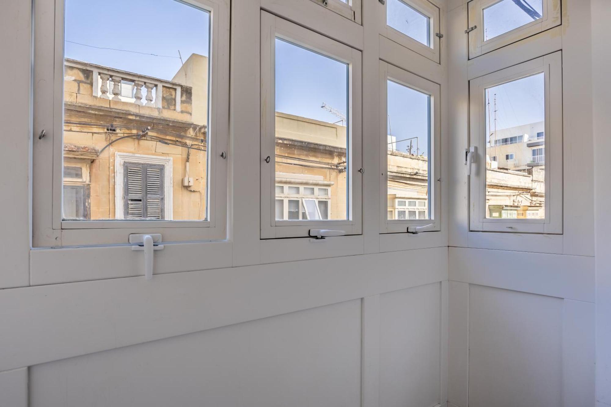Superb 3Br Apt Close To Seafront Gzira Camera foto