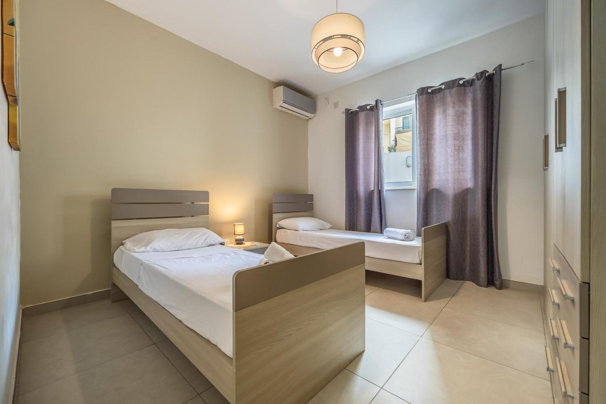 Superb 3Br Apt Close To Seafront Gzira Camera foto