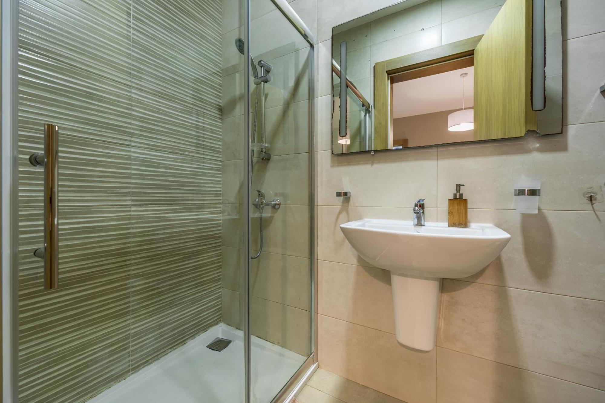 Superb 3Br Apt Close To Seafront Gzira Camera foto